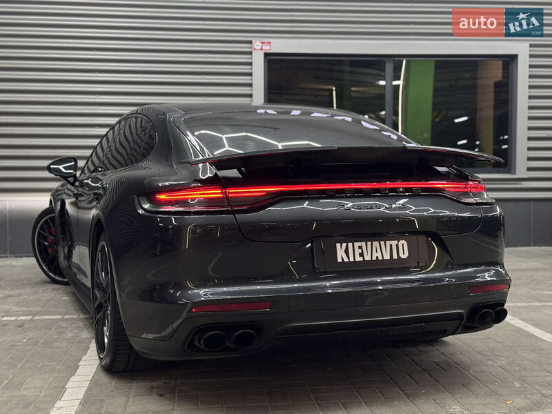 Фастбек Porsche Panamera 2023 в Києві