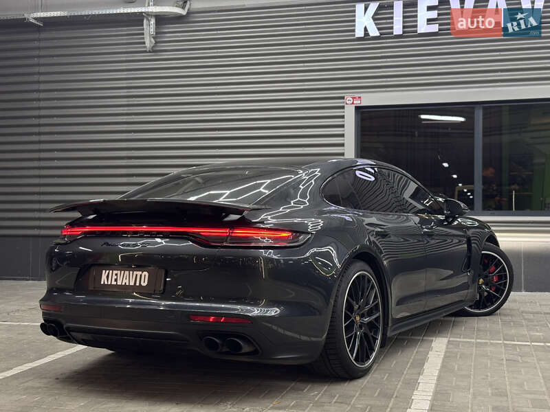 Фастбек Porsche Panamera 2023 в Києві