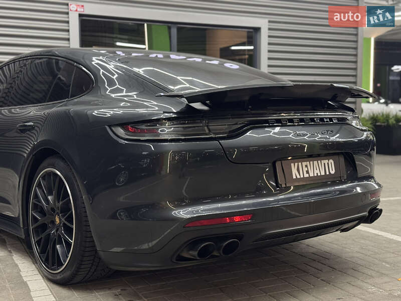 Фастбек Porsche Panamera 2023 в Києві