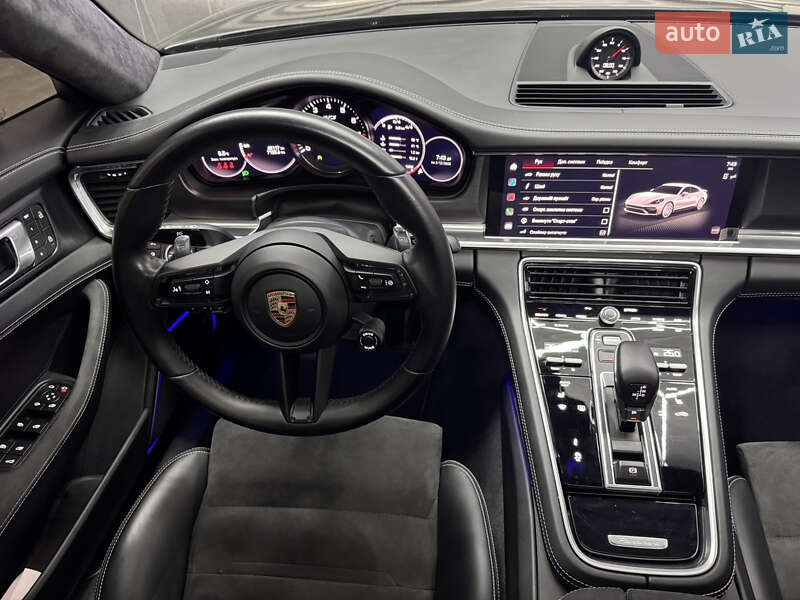Фастбек Porsche Panamera 2023 в Києві