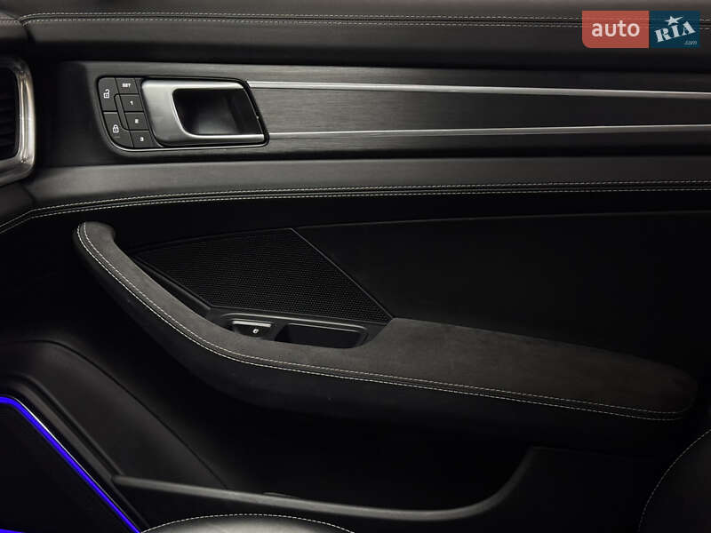 Фастбек Porsche Panamera 2023 в Києві