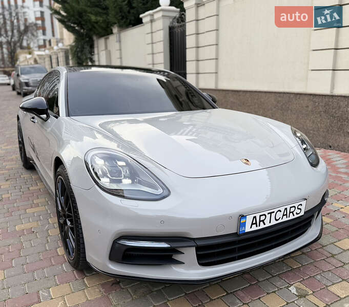Фастбек Porsche Panamera 2017 в Одесі