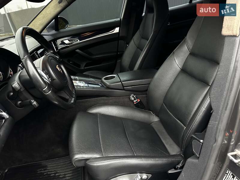 Фастбэк Porsche Panamera 2013 в Львове фото 27 Фастбэк Porsche Panamera 2013 в Львове