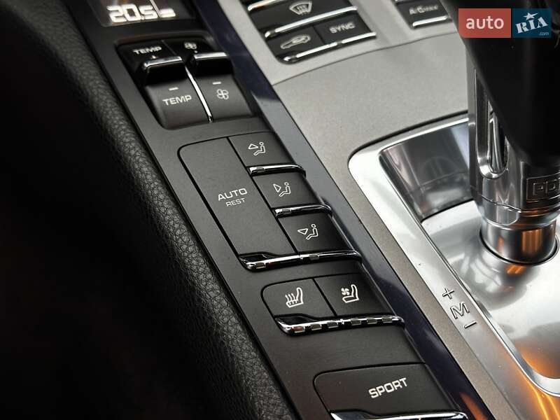 Фастбэк Porsche Panamera 2013 в Львове фото 34 Фастбэк Porsche Panamera 2013 в Львове
