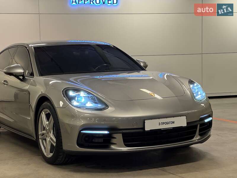 Фастбэк Porsche Panamera 2019 в Киеве фото 13 Фастбэк Porsche Panamera 2019 в Киеве