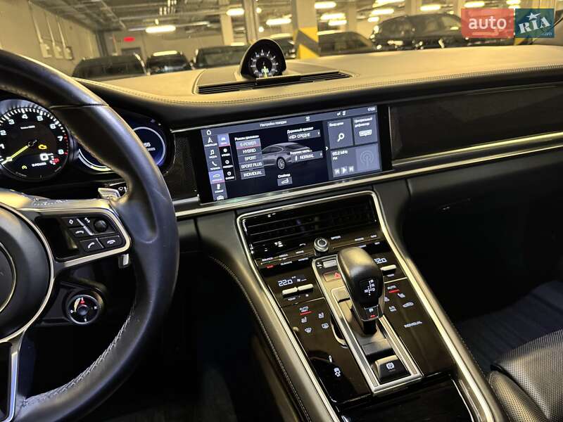 Фастбэк Porsche Panamera 2019 в Киеве фото 32 Фастбэк Porsche Panamera 2019 в Киеве