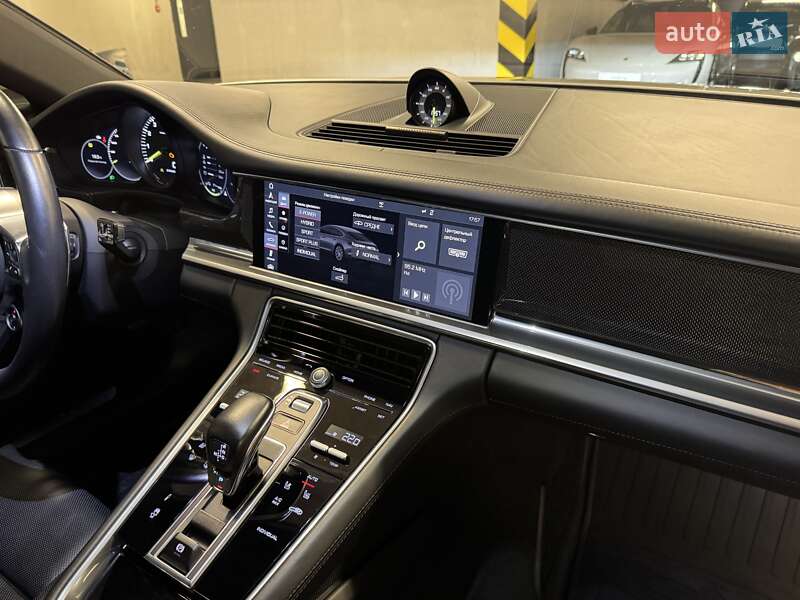 Фастбэк Porsche Panamera 2019 в Киеве фото 49 Фастбэк Porsche Panamera 2019 в Киеве