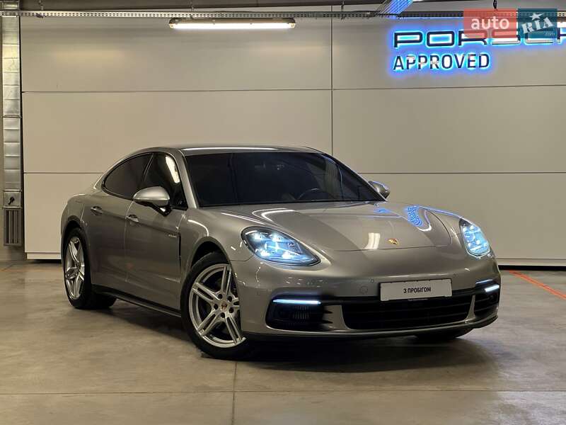 Фастбэк Porsche Panamera 2019 в Киеве фото 12 Фастбэк Porsche Panamera 2019 в Киеве