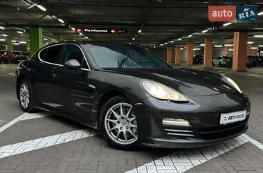 Фастбэк Porsche Panamera 2010 в Киеве