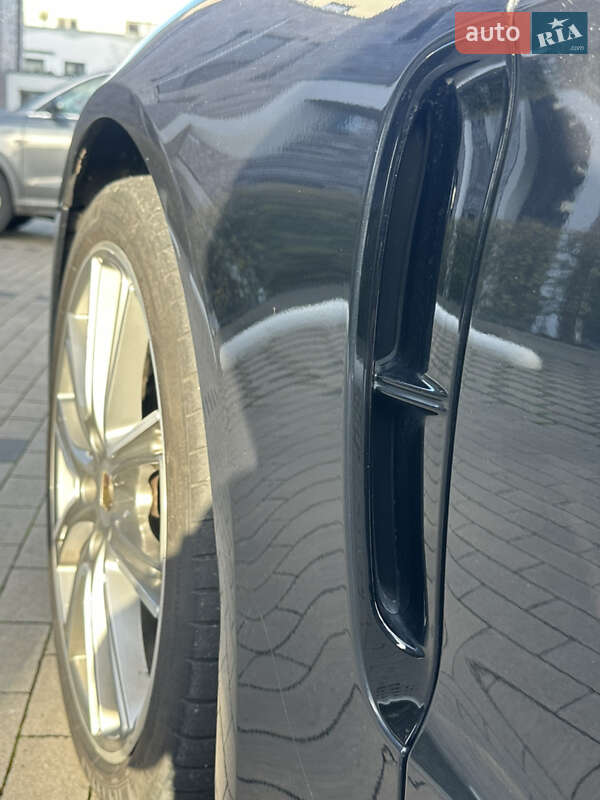 Фастбэк Porsche Panamera 2017 в Львове