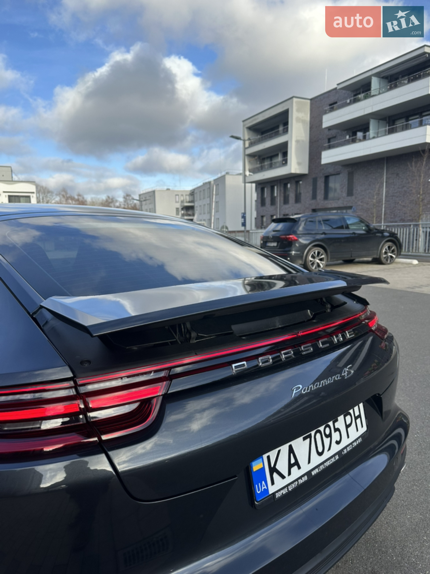 2017 Porsche Panamera - мініатюра 27