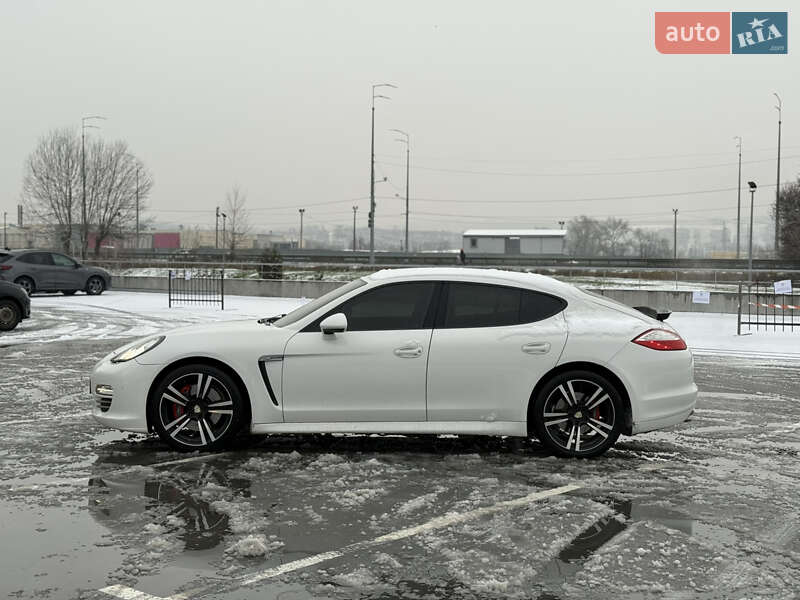 Фастбэк Porsche Panamera 2010 в Киеве