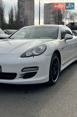 Фастбэк Porsche Panamera 2012 в Одессе