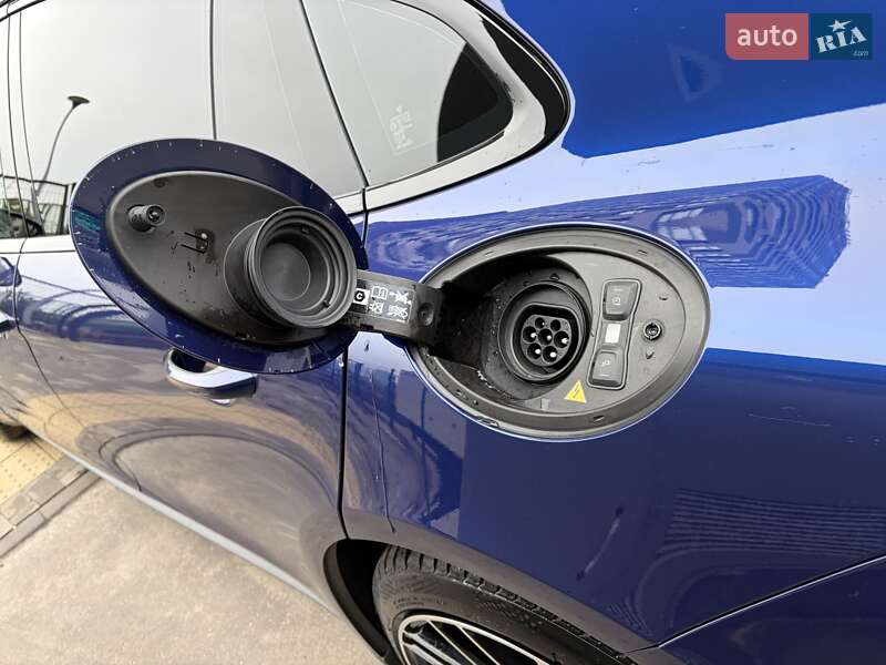 Фастбэк Porsche Panamera 2024 в Киеве фото 67 Фастбэк Porsche Panamera 2024 в Киеве