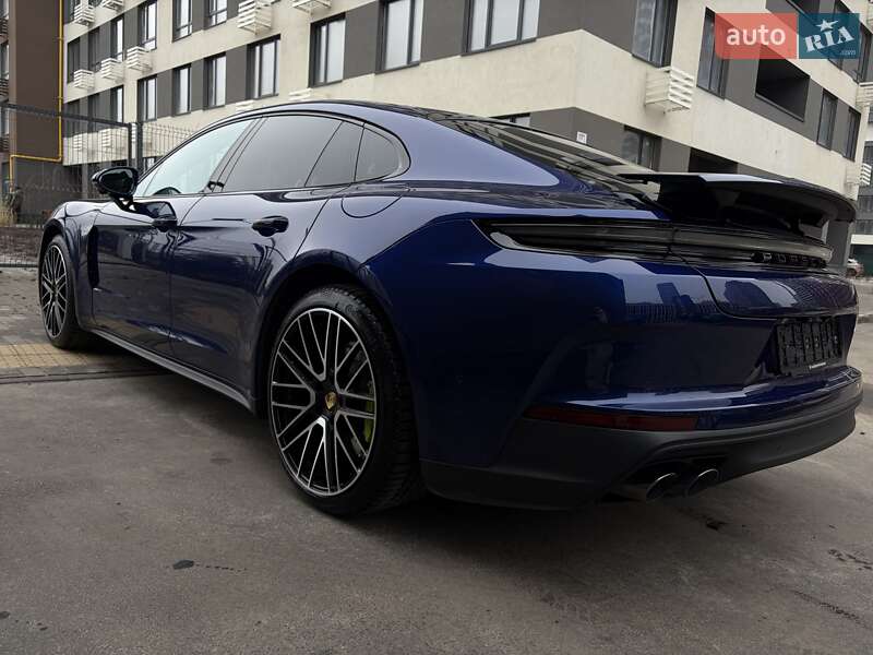 Фастбэк Porsche Panamera 2024 в Киеве фото 87 Фастбэк Porsche Panamera 2024 в Киеве