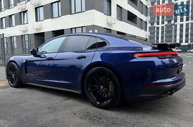 Фастбэк Porsche Panamera 2024 в Киеве