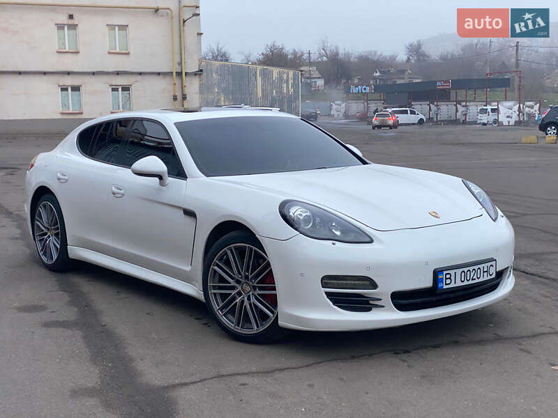 Фастбек Porsche Panamera 2010 в Кривому Розі