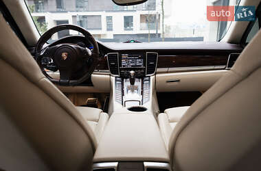 Фастбек Porsche Panamera 2011 в Києві