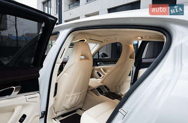 Фастбек Porsche Panamera 2011 в Києві