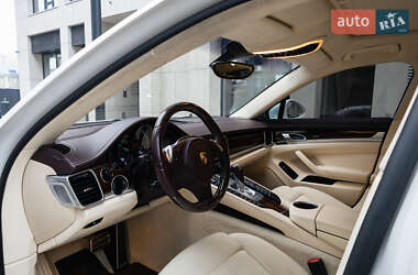 Фастбек Porsche Panamera 2011 в Києві