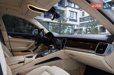 Фастбек Porsche Panamera 2011 в Києві
