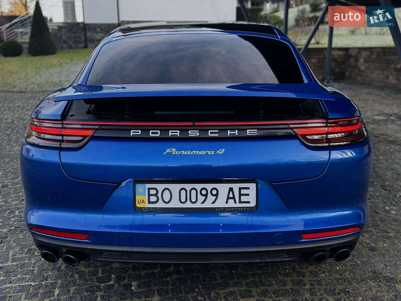 Фастбек Porsche Panamera 2018 в Тернополі