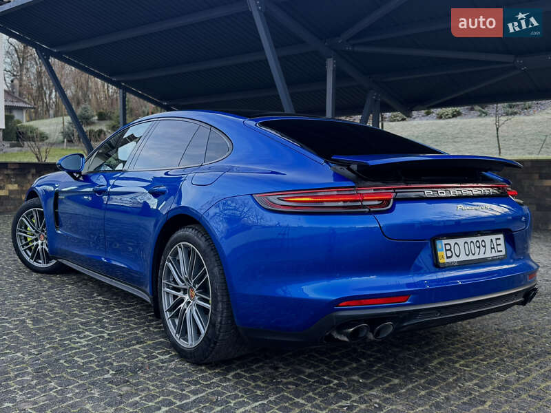 Фастбек Porsche Panamera 2018 в Тернополі
