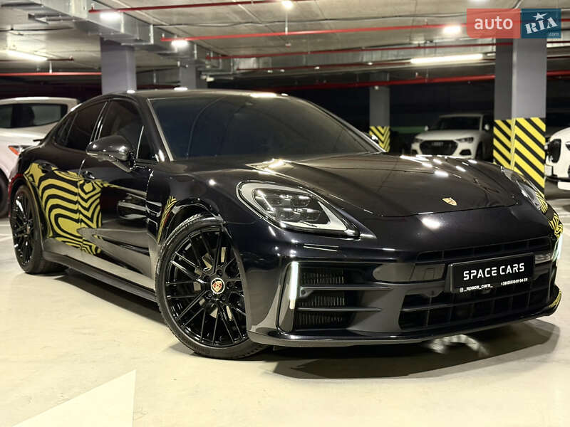 Фастбэк Porsche Panamera 2023 в Киеве