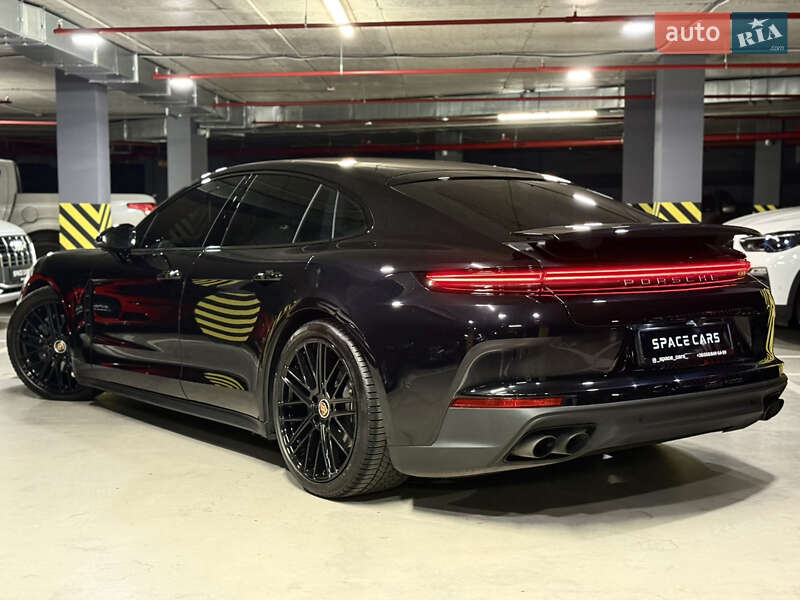 Фастбэк Porsche Panamera 2023 в Киеве