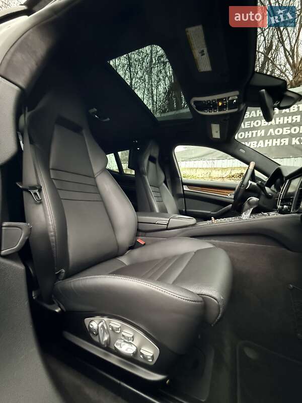 Фастбек Porsche Panamera 2016 в Києві