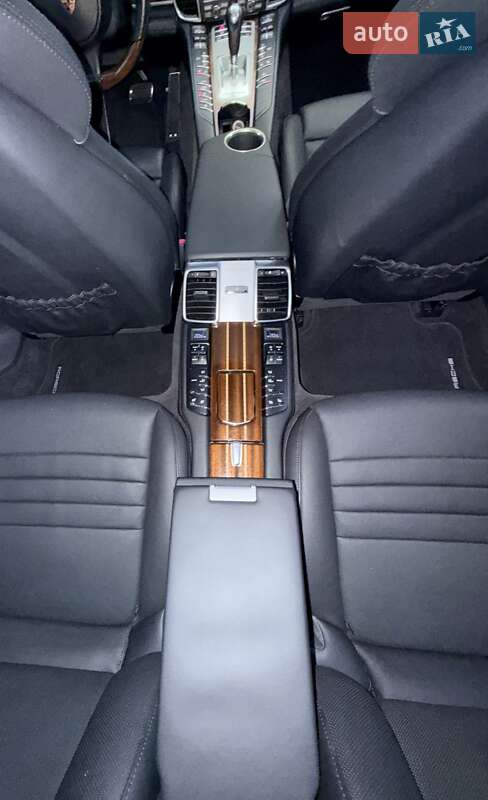 Фастбек Porsche Panamera 2016 в Києві