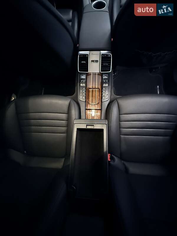 Фастбек Porsche Panamera 2016 в Києві