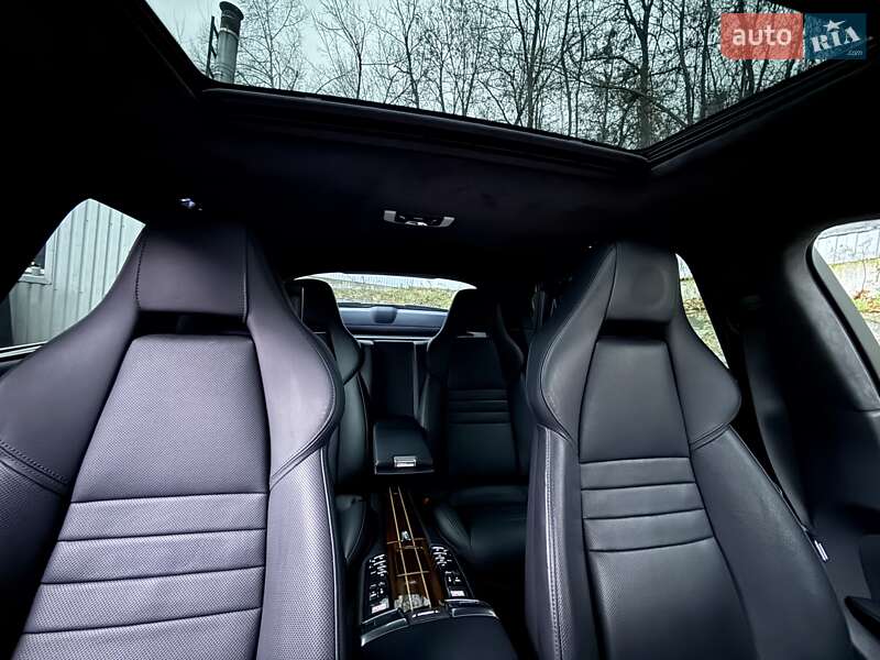 Фастбек Porsche Panamera 2016 в Києві