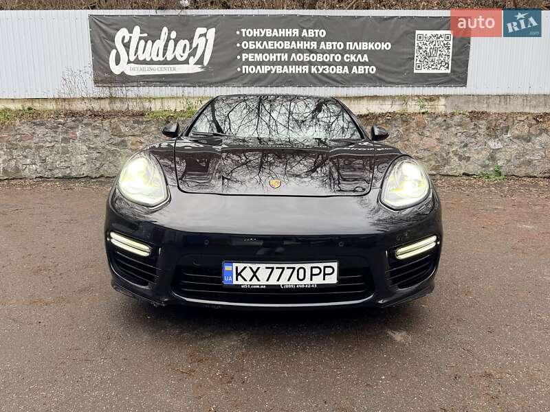 Фастбек Porsche Panamera 2016 в Києві