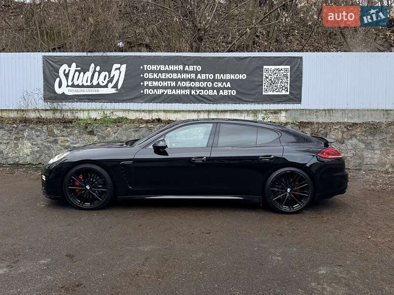 Фастбек Porsche Panamera 2016 в Києві
