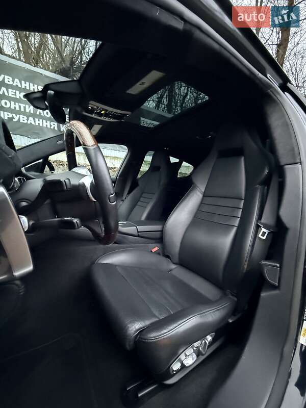 Фастбек Porsche Panamera 2016 в Києві