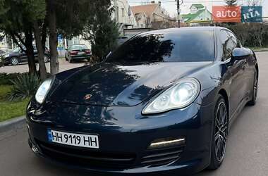 Фастбэк Porsche Panamera 2011 в Одессе