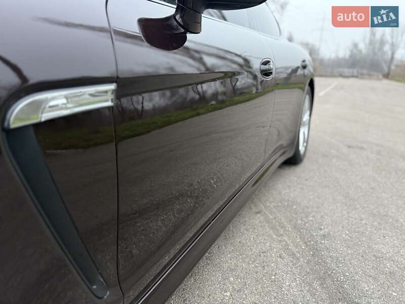 Фастбэк Porsche Panamera 2012 в Кривом Роге фото 19 Фастбэк Porsche Panamera 2012 в Кривом Роге