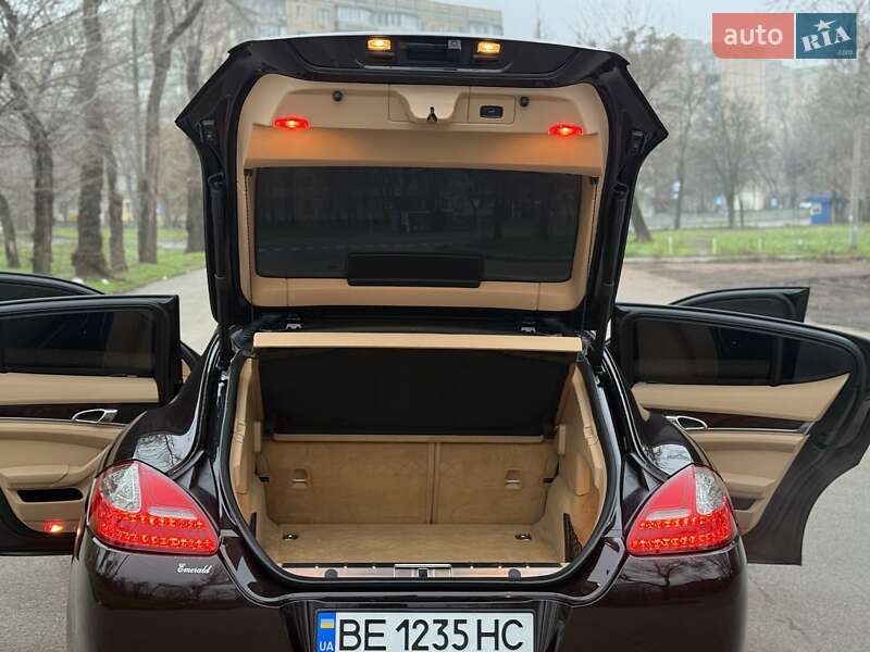 Фастбэк Porsche Panamera 2012 в Кривом Роге фото 31 Фастбэк Porsche Panamera 2012 в Кривом Роге
