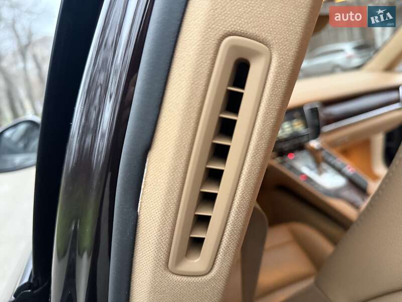Фастбэк Porsche Panamera 2012 в Кривом Роге фото 48 Фастбэк Porsche Panamera 2012 в Кривом Роге
