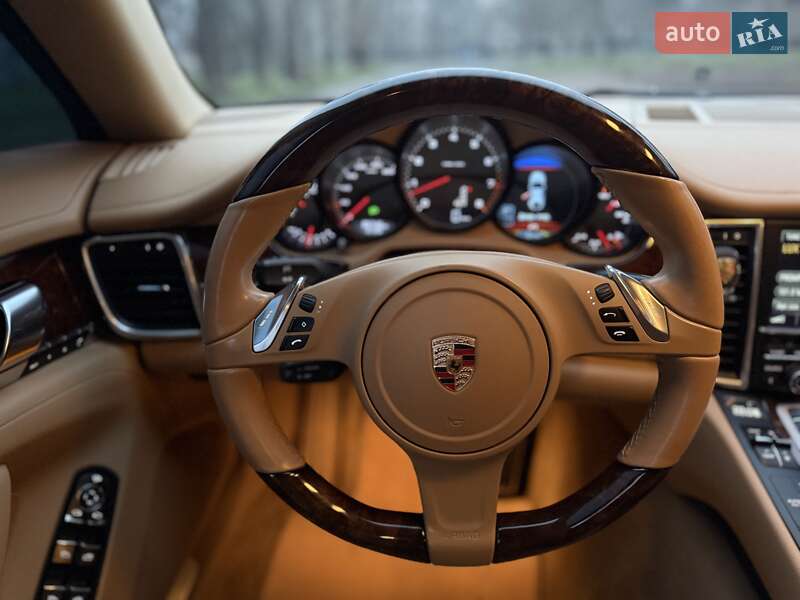 Фастбэк Porsche Panamera 2012 в Кривом Роге фото 62 Фастбэк Porsche Panamera 2012 в Кривом Роге