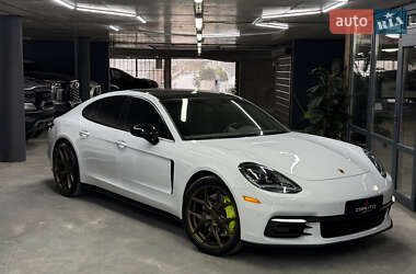 Фастбэк Porsche Panamera 2017 в Одессе
