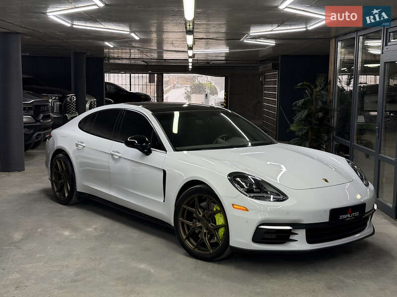 Фастбек Porsche Panamera 2017 в Одесі