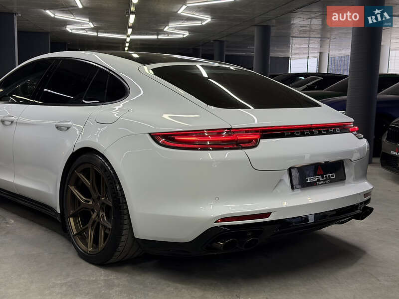 Фастбек Porsche Panamera 2017 в Одесі