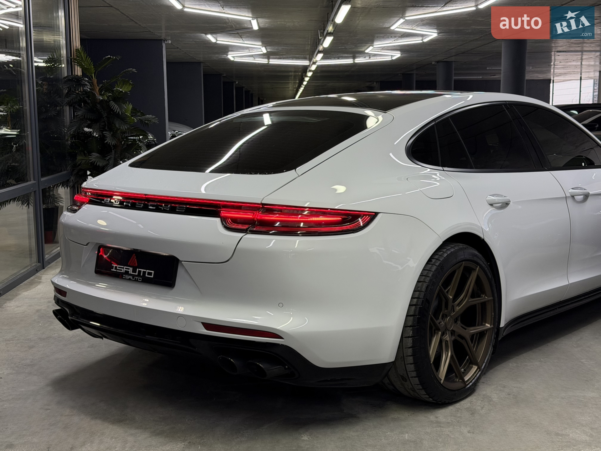 2017 Porsche Panamera - мініатюра 17