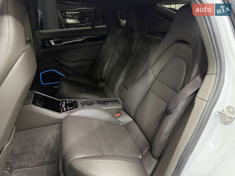 Фастбек Porsche Panamera 2017 в Одесі