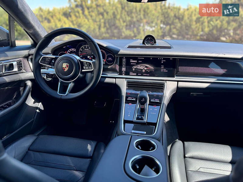 Фастбэк Porsche Panamera 2016 в Киеве