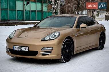 Фастбек Porsche Panamera 2012 в Києві