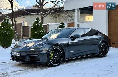 Фастбек Porsche Panamera 2017 в Києві