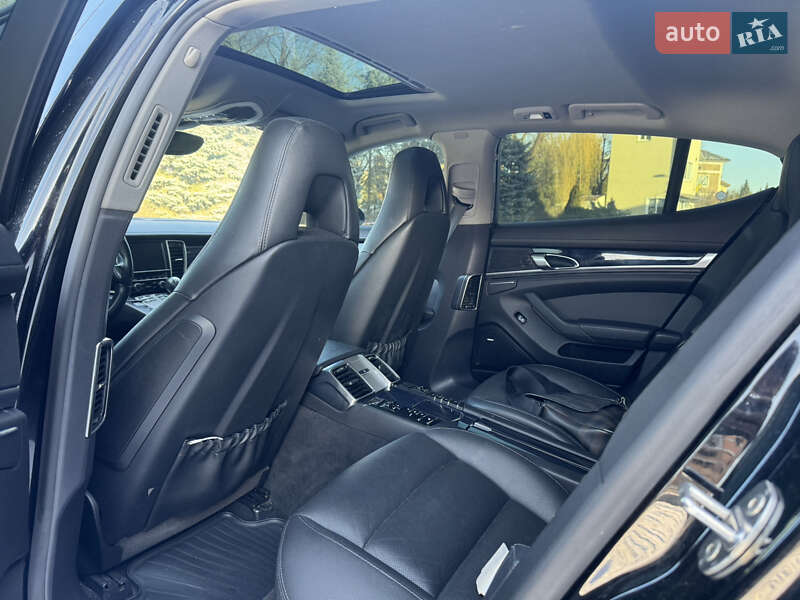 Фастбэк Porsche Panamera 2013 в Киеве
